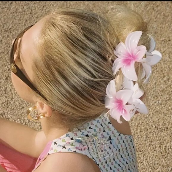 LARGE FRANGIPANI CLAW CLIP in Peach - Picture 5 of 5